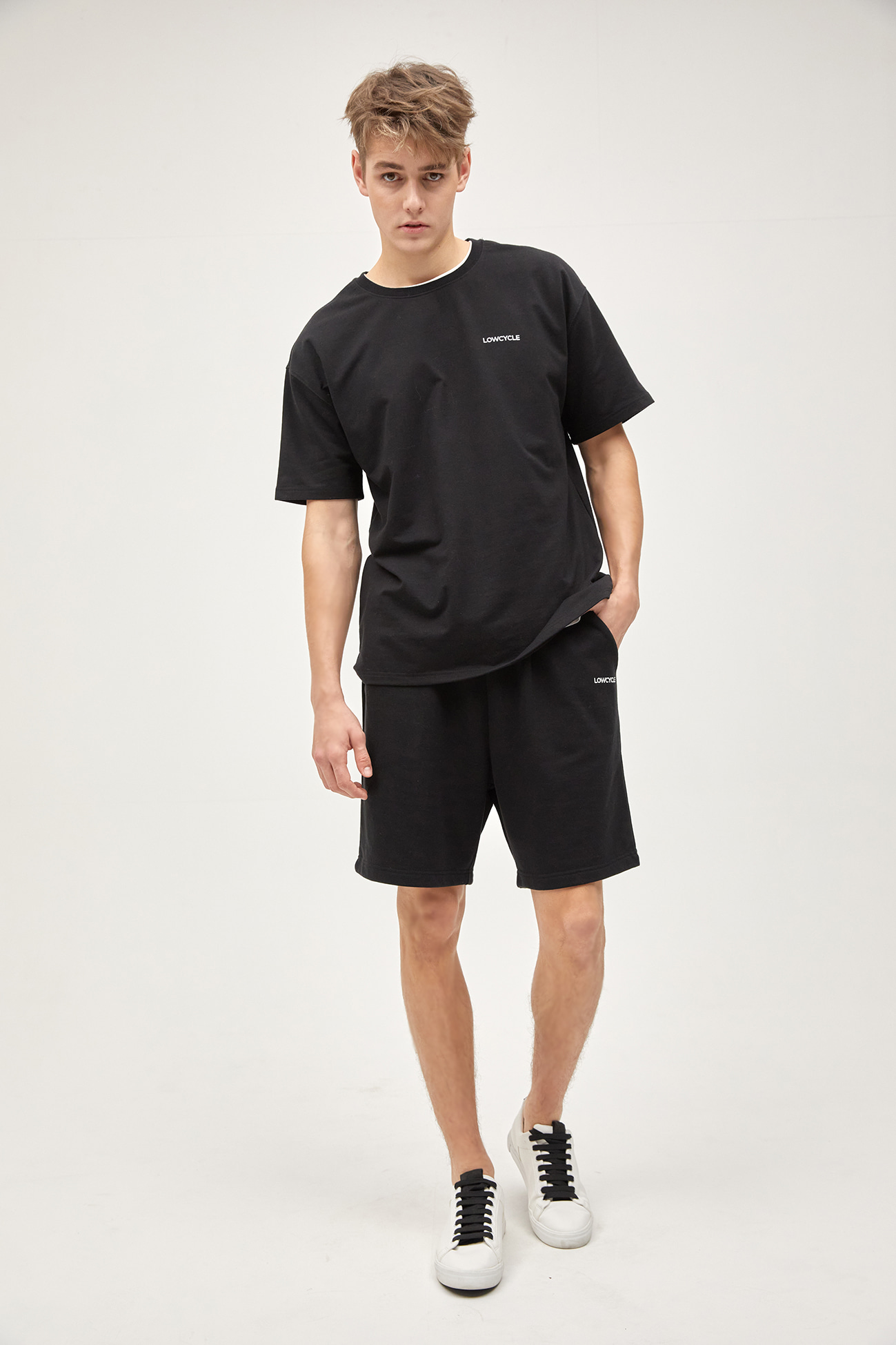 RECYCLE BLACK SHORT SLEEVED T-SHIRT